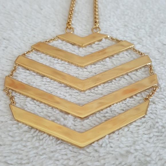 New Trina Turk Gold Chevron Pendant Necklace - Picture 6 of 7